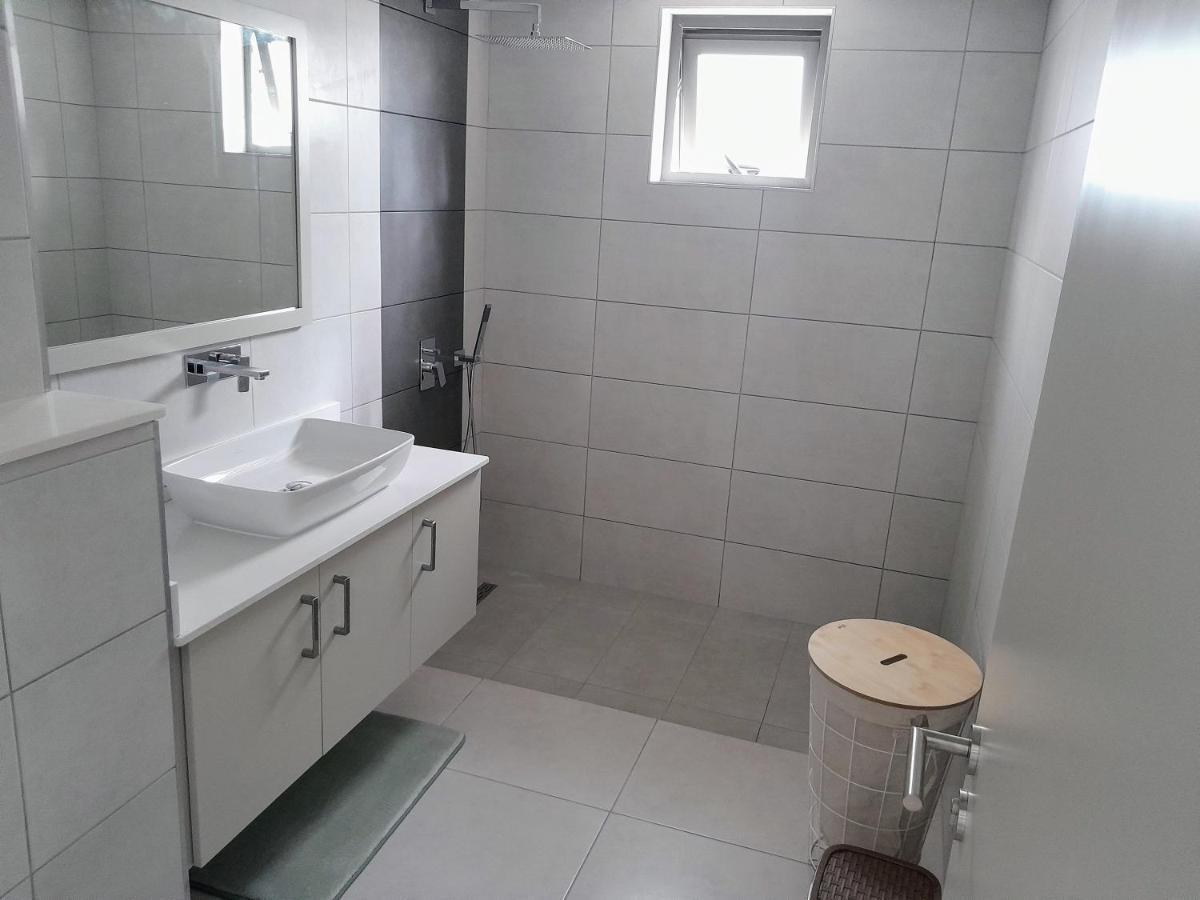 Appt Neuf De 2Ch Ds Residence Avec Piscine, Route Cotiere غراند بايَ المظهر الخارجي الصورة